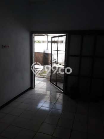 For Sale Rumah 2 Kamar Lokasi Ideal Nyaman dan Strategis di Dukuh Pakis For Sale Rumah 2 Kamar Lokasi Ideal Nyaman dan Strategis di Dukuh Pakis