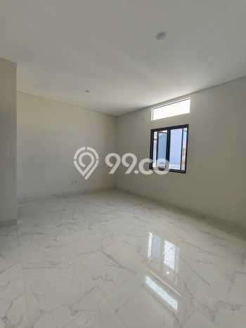 For Sale Rumah 4 Kamar Lokasi Ideal Nyaman dan Strategis di Tambaksari For Sale Rumah 4 Kamar Lokasi Ideal Nyaman dan Strategis di Tambaksari