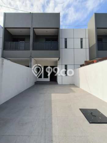 For Sale Rumah 4 Kamar Lokasi Ideal Nyaman dan Strategis di Tambaksari For Sale Rumah 4 Kamar Lokasi Ideal Nyaman dan Strategis di Tambaksari