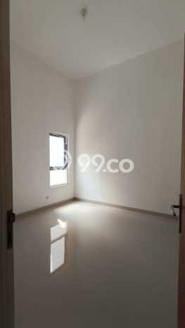 Rumah Strategis Modern Lb 250m2 di Pondok Tjandra, Sidoarjo Rumah Strategis Modern Lb 250m2 di Pondok Tjandra, Sidoarjo