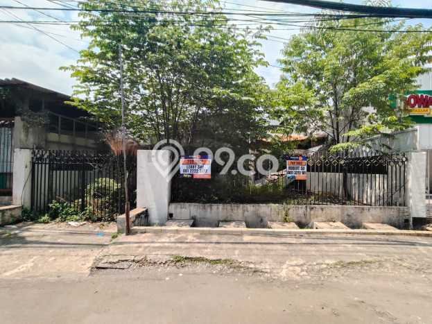Ready to Use! Luxury House LT 300m2 Desain Modern di Sukomanunggal Ready to Use! Luxury House LT 300m2 Desain Modern di Sukomanunggal