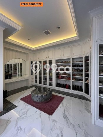 Rumah Mewah LB 1200m2 Siap Pakai Desain Elegan di Citra Grand, Jakarta Timur Rumah Mewah LB 1200m2 Siap Pakai Desain Elegan di Citra Grand, Jakarta Timur