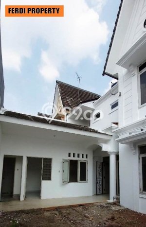 Jual Rumah Modern 4 KT di Cibubur, Jakarta Timur Jual Rumah Modern 4 KT di Cibubur, Jakarta Timur