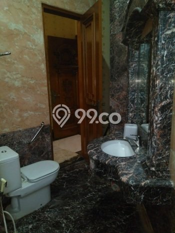 Rumah Elit Modern Tanpa Renovasi di Citra Grand Jakarta Timur Rumah Elit Modern Tanpa Renovasi di Citra Grand Jakarta Timur