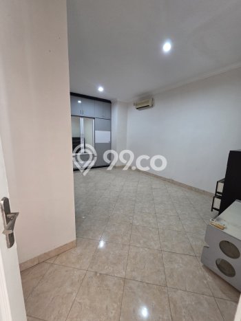 Rumah sewa siap pakai 5 Kamar Tidur di Raffles Hills, Jakarta Timur Rumah sewa siap pakai 5 Kamar Tidur di Raffles Hills, Jakarta Timur