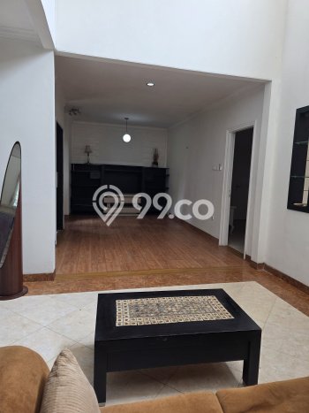 Rumah sewa siap pakai 5 Kamar Tidur di Raffles Hills, Jakarta Timur Rumah sewa siap pakai 5 Kamar Tidur di Raffles Hills, Jakarta Timur