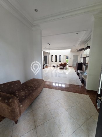 Rumah sewa siap pakai 5 Kamar Tidur di Raffles Hills, Jakarta Timur Rumah sewa siap pakai 5 Kamar Tidur di Raffles Hills, Jakarta Timur