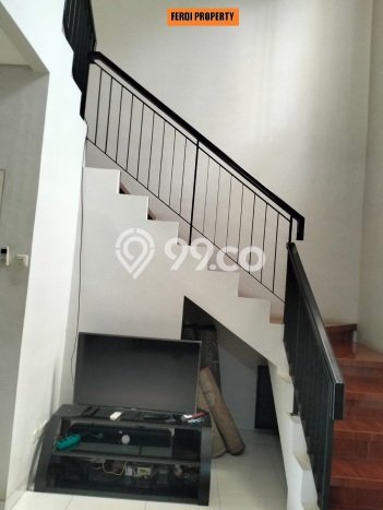 Rumah Luas Asri 4 KT Siap Pakai di Raffles Hills Jakarta Timur Rumah Luas Asri 4 KT Siap Pakai di Raffles Hills Jakarta Timur