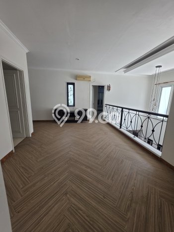 Rumah sewa siap pakai 5 Kamar Tidur di Raffles Hills, Jakarta Timur Rumah sewa siap pakai 5 Kamar Tidur di Raffles Hills, Jakarta Timur