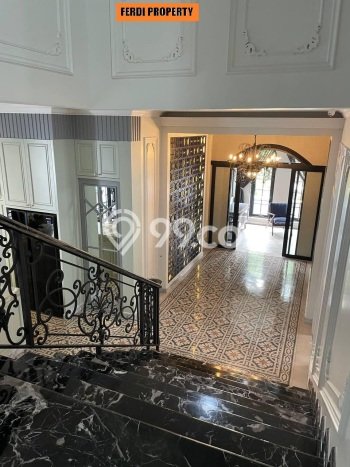 Rumah Mewah LB 1200m2 Siap Pakai Desain Elegan di Citra Grand, Jakarta Timur Rumah Mewah LB 1200m2 Siap Pakai Desain Elegan di Citra Grand, Jakarta Timur