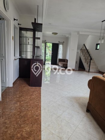 Rumah sewa siap pakai 5 Kamar Tidur di Raffles Hills, Jakarta Timur Rumah sewa siap pakai 5 Kamar Tidur di Raffles Hills, Jakarta Timur