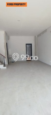 FOR RENT! Ruko di Kota Wisata Cocok untuk Bisnis 171m2 FOR RENT! Ruko di Kota Wisata Cocok untuk Bisnis 171m2