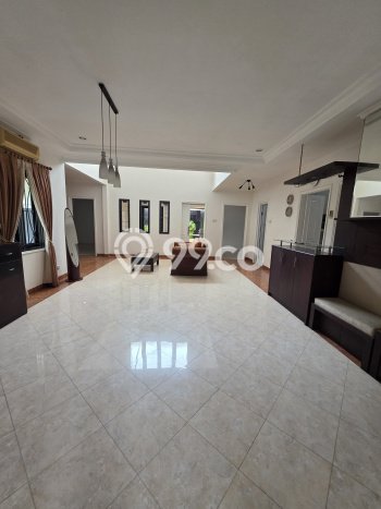Rumah sewa siap pakai 5 Kamar Tidur di Raffles Hills, Jakarta Timur Rumah sewa siap pakai 5 Kamar Tidur di Raffles Hills, Jakarta Timur