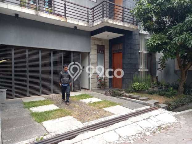 Hunian Elit LB 255m2 Siap Huni Desain Elegan di Cigadung, Bandung Hunian Elit LB 255m2 Siap Huni Desain Elegan di Cigadung, Bandung