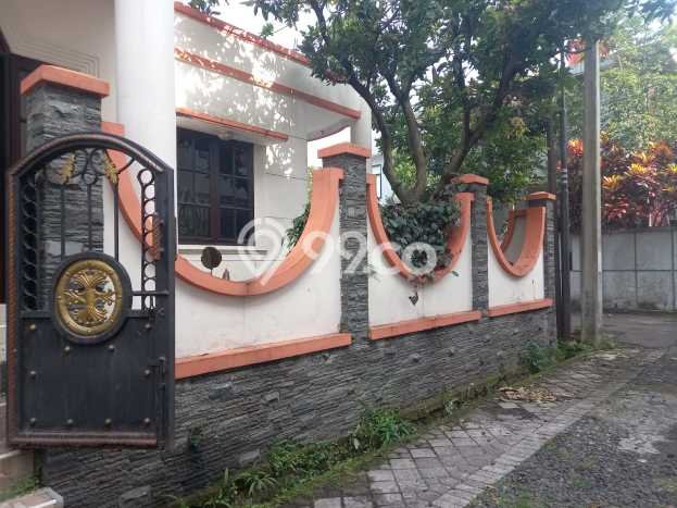Hunian Cantik Modern Lb 122m2 di Antapani, Bandung Hunian Cantik Modern Lb 122m2 di Antapani, Bandung