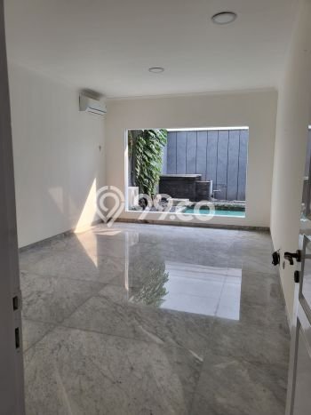 Siap Huni Rumah Mewah 5 Kamar di Kebon Jeruk Dekat ke Mana Pun Siap Huni Rumah Mewah 5 Kamar di Kebon Jeruk Dekat ke Mana Pun