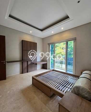 Ready to Use! Luxury House LT 301m2 Desain Modern di Setiabudi Ready to Use! Luxury House LT 301m2 Desain Modern di Setiabudi