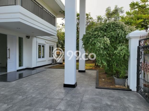Siap Huni Rumah Mewah 5 Kamar di Kebon Jeruk Dekat ke Mana Pun Siap Huni Rumah Mewah 5 Kamar di Kebon Jeruk Dekat ke Mana Pun