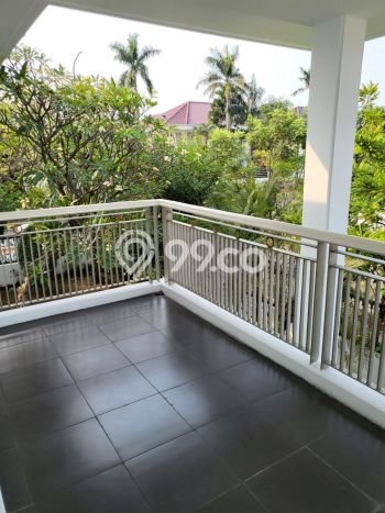 Siap Huni Rumah Mewah 5 Kamar di Kebon Jeruk Dekat ke Mana Pun Siap Huni Rumah Mewah 5 Kamar di Kebon Jeruk Dekat ke Mana Pun