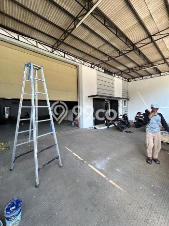 Disewakan Gudang komersial di BSD luas bangunan 300m2 Disewakan Gudang komersial di BSD luas bangunan 300m2