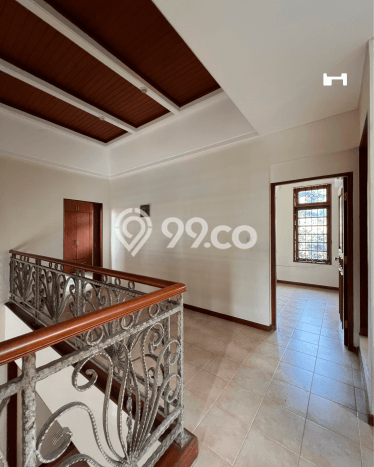 Rumah dengan Lokasi Strategis 4 KT di Bintaro, Tangerang Selatan Rumah dengan Lokasi Strategis 4 KT di Bintaro, Tangerang Selatan