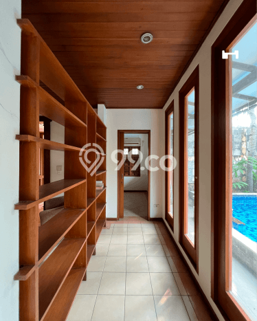 Rumah dengan Lokasi Strategis 4 KT di Bintaro, Tangerang Selatan Rumah dengan Lokasi Strategis 4 KT di Bintaro, Tangerang Selatan