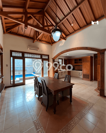 Rumah dengan Lokasi Strategis 4 KT di Bintaro, Tangerang Selatan Rumah dengan Lokasi Strategis 4 KT di Bintaro, Tangerang Selatan