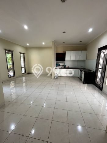 Dijual Hunian Rumah Terawat 4 Kamar di Gading Serpong, Tangerang Dijual Hunian Rumah Terawat 4 Kamar di Gading Serpong, Tangerang