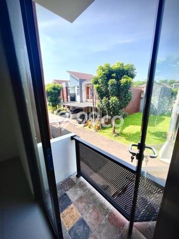 For Sale Hunian Rumah Terawat 3 Kamar di BSD Kencana Loka, Tangerang For Sale Hunian Rumah Terawat 3 Kamar di BSD Kencana Loka, Tangerang