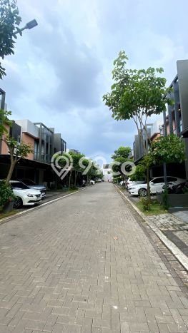 Dijual Hunian Rumah Terawat 4 Kamar di BSD City, Tangerang Dijual Hunian Rumah Terawat 4 Kamar di BSD City, Tangerang
