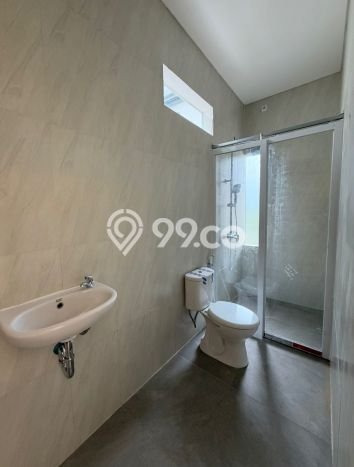 Dijual Rumah 3 Kamar Lokasi Ideal Bagus dan Strategis di BSD Dijual Rumah 3 Kamar Lokasi Ideal Bagus dan Strategis di BSD