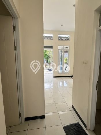 Rumah Modern 2 KT di Taman Kopo Indah Bandung Unfurnished Rumah Modern 2 KT di Taman Kopo Indah Bandung Unfurnished