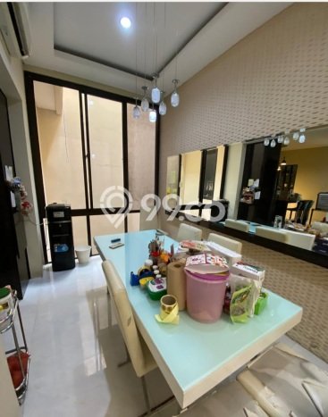 Siap Huni Hunian Elit 4 Kamar di Kebayoran Lama Dekat ke Mana Pun Siap Huni Hunian Elit 4 Kamar di Kebayoran Lama Dekat ke Mana Pun
