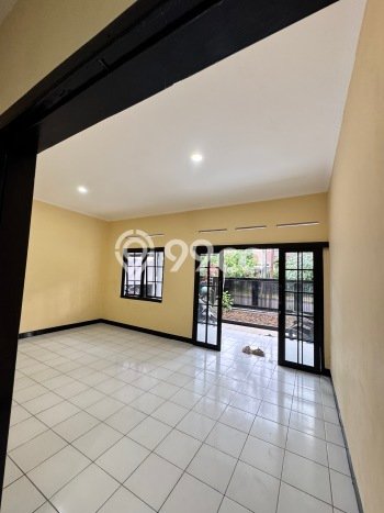 Disewakan! Rumah 8 Kamar Tidur &
4 Kamar Mandi di Burangrang, Bandung Disewakan! Rumah 8 Kamar Tidur &
4 Kamar Mandi di Burangrang, Bandung