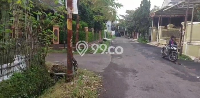 TANAH POTENSIAL! Tanah Kawasan , Luas 683m2m², Pinggir Jalan Raya TANAH POTENSIAL! Tanah Kawasan , Luas 683m2m², Pinggir Jalan Raya