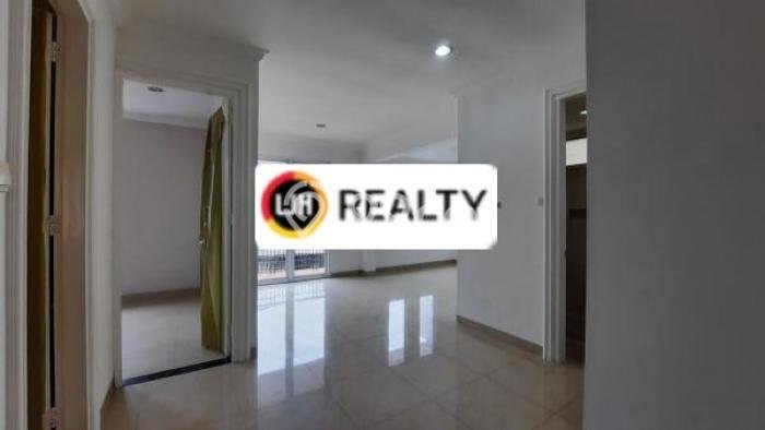 Lokasi strategis! Rumah siap huni disewakan di Kelapa Gading LB 180m2 Lokasi strategis! Rumah siap huni disewakan di Kelapa Gading LB 180m2