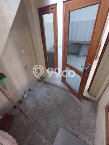 LOKASI STRATEGIS! Rumah kawasan Mlati, Dekat Stasiun, 4 KM, Luas 200m² Bangunan 180m² LOKASI STRATEGIS! Rumah kawasan Mlati, Dekat Stasiun, 4 KM, Luas 200m² Bangunan 180m²