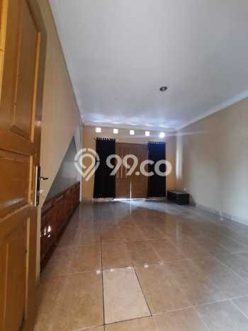 Lokasi strategis! Rumah siap pakai dikontrakkan di Depok LB 100m2 Lokasi strategis! Rumah siap pakai dikontrakkan di Depok LB 100m2