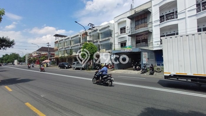 Ruko Kawasan Tegalrejo, Luas 550m², Disewakan, Pusat Bisnis, Ready Operasional Ruko Kawasan Tegalrejo, Luas 550m², Disewakan, Pusat Bisnis, Ready Operasional