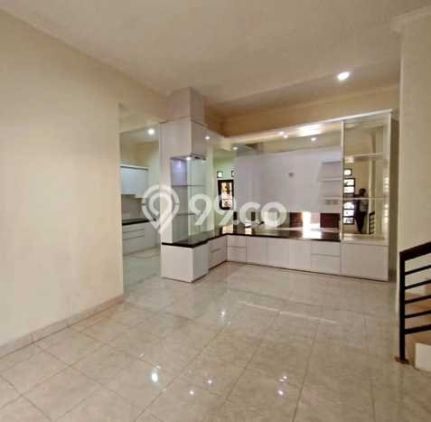 Lokasi terbaik! Rumah siap huni disewakan di Mlati LB 120m2 Lokasi terbaik! Rumah siap huni disewakan di Mlati LB 120m2