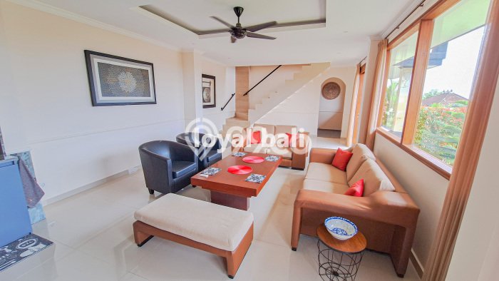 Vila Kawasan , Luas 200m2m², Posisi Strategis Vila Kawasan , Luas 200m2m², Posisi Strategis