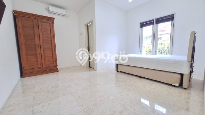 Ready to Use! Premium House LT 145m2 Desain Elegan di Benoa Ready to Use! Premium House LT 145m2 Desain Elegan di Benoa