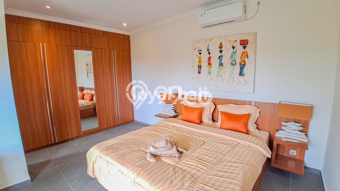 Vila Kawasan , Luas 200m2m², Posisi Strategis Vila Kawasan , Luas 200m2m², Posisi Strategis
