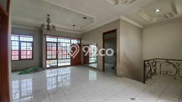 INVESTASI CERDAS! Rumah Premium , Bandung, Luas Tanah 135m2m² Luas Bangunan 235m2m² INVESTASI CERDAS! Rumah Premium , Bandung, Luas Tanah 135m2m² Luas Bangunan 235m2m²