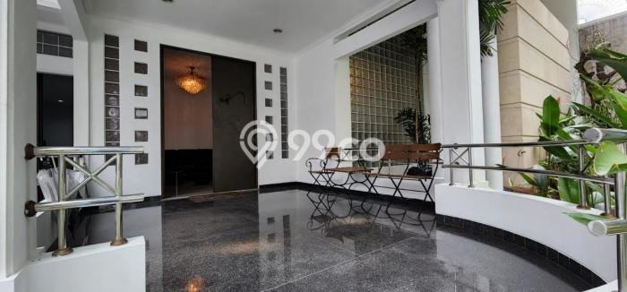 Rumah 6 Kamar Lokasi Asri di Dago, Bandung Rumah 6 Kamar Lokasi Asri di Dago, Bandung