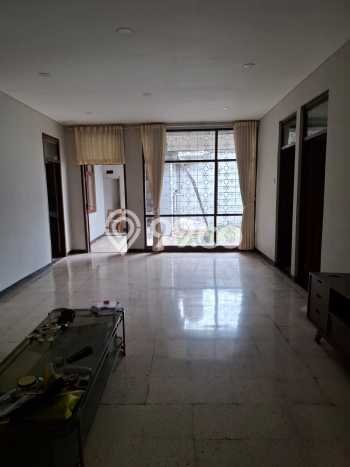 SIAP HUNI! Rumah Strategis di , Luas 319m2m² Bangunan 110m2m² SIAP HUNI! Rumah Strategis di , Luas 319m2m² Bangunan 110m2m²