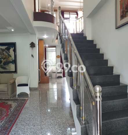 Rumah Mewah LB 400m2 Siap Pakai Desain Elegan di Geger Kalong, Bandung Rumah Mewah LB 400m2 Siap Pakai Desain Elegan di Geger Kalong, Bandung