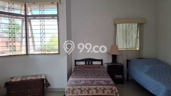 Rumah kawasan Cipaku, Bandung, Luas 1041m2m² LB 600m2m² Rumah kawasan Cipaku, Bandung, Luas 1041m2m² LB 600m2m²