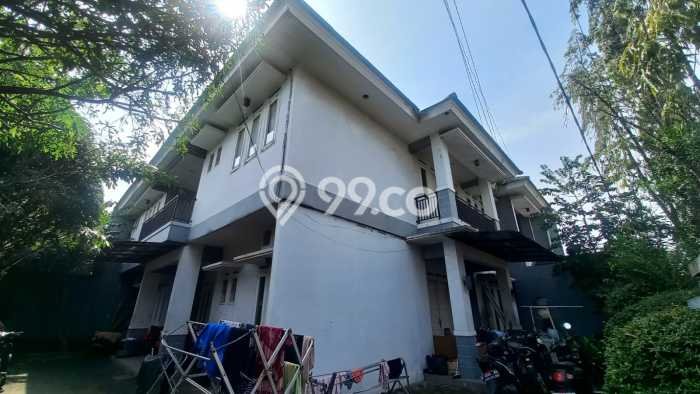 SIAP HUNI! Rumah Strategis area , Luas 332m2m² Bangunan 400m2m² SIAP HUNI! Rumah Strategis area , Luas 332m2m² Bangunan 400m2m²