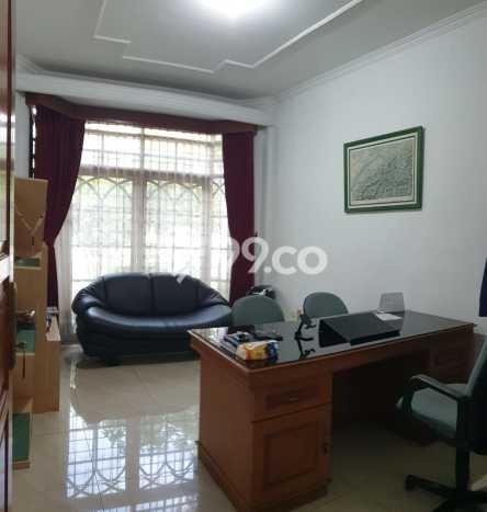 Rumah Mewah LB 400m2 Siap Pakai Desain Elegan di Geger Kalong, Bandung Rumah Mewah LB 400m2 Siap Pakai Desain Elegan di Geger Kalong, Bandung